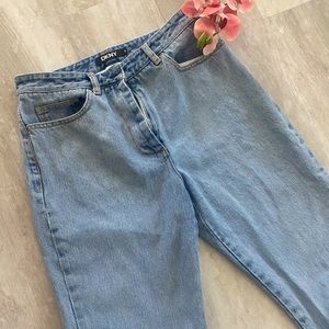 Light blue vintage mom/straight legged jeans